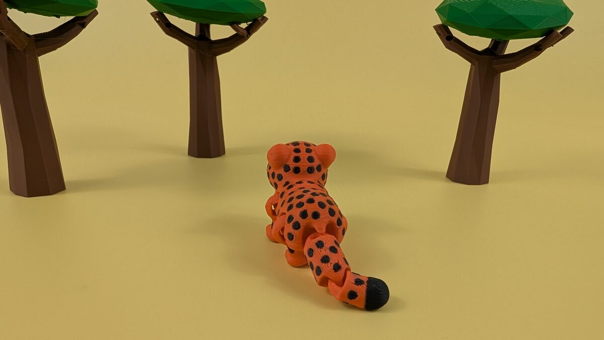 Flexi Leopard articulated figure keychain back